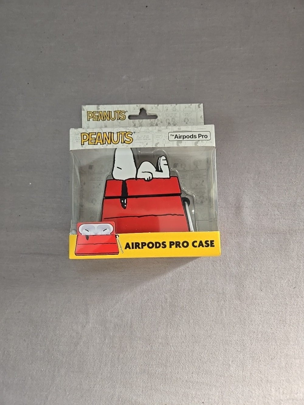 Peanuts Snoopy Red AirPods Pro Case